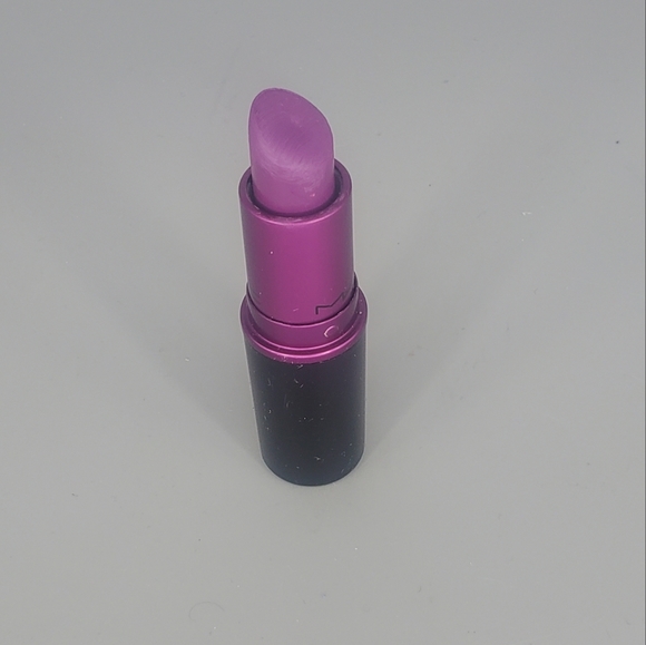 Mac Matte Heroine Lipstick - Picture 3 of 8